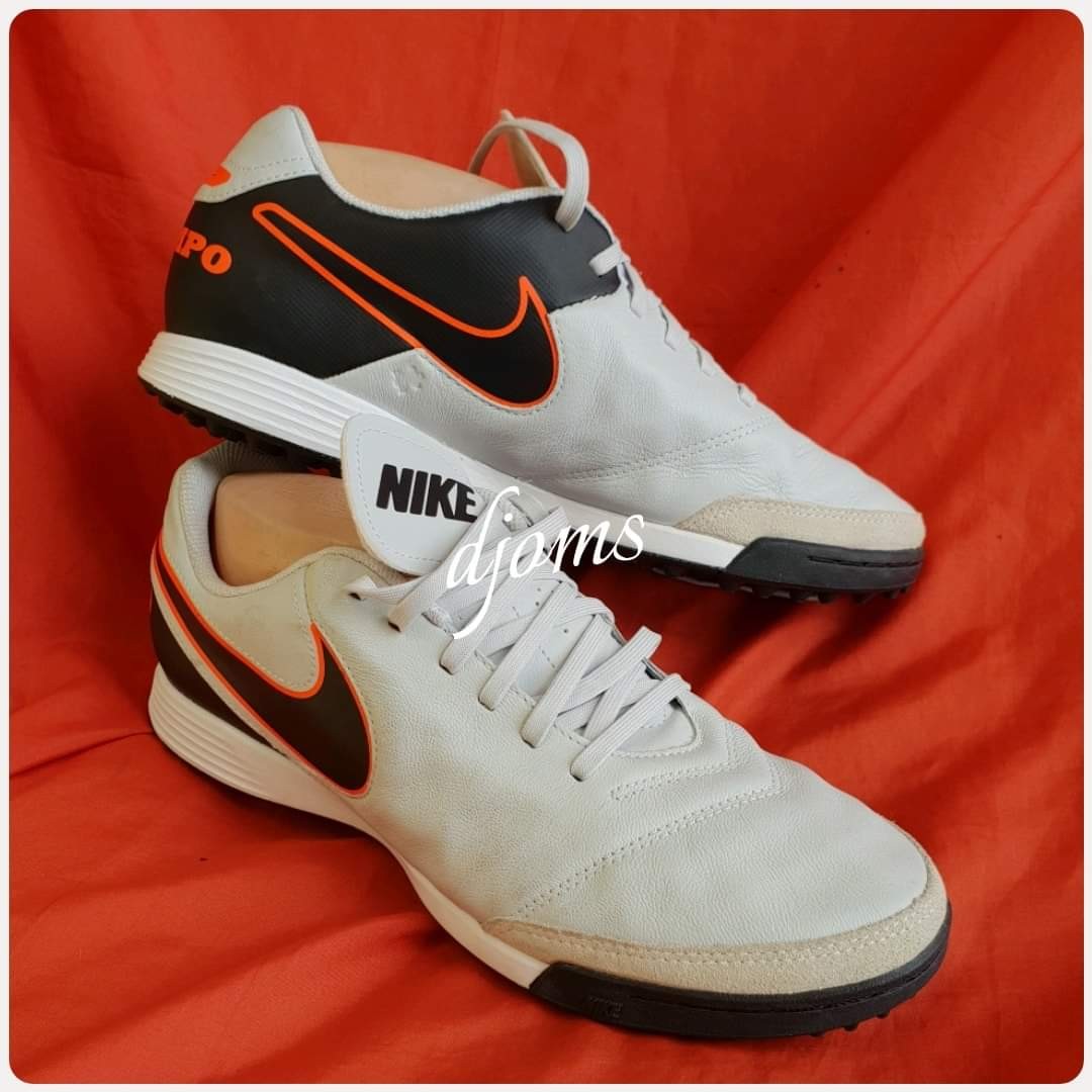 nike white orange sneakers