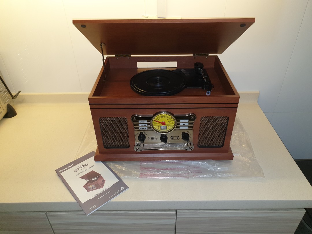 Bauhn Travel in Time Broadway Market > Retro Full Size Turntable (with