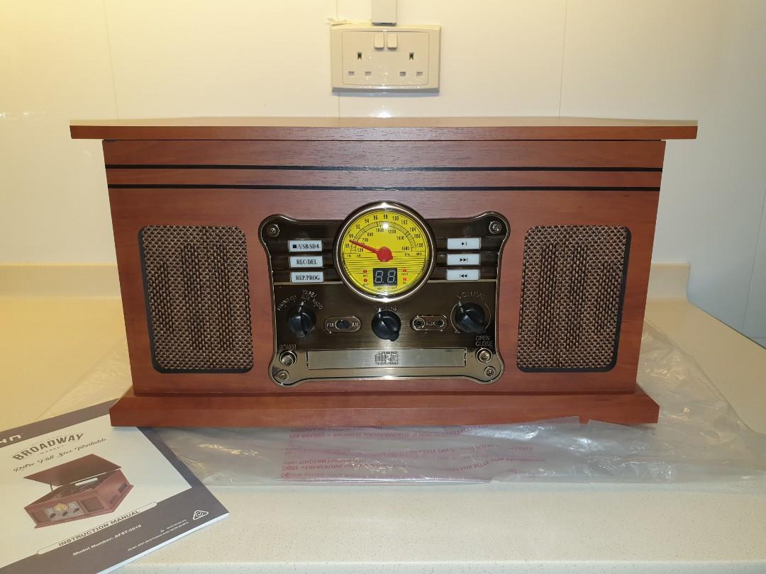 Bauhn Travel in Time Broadway Market > Retro Full Size Turntable (with Radio, CD, USB, Cassette