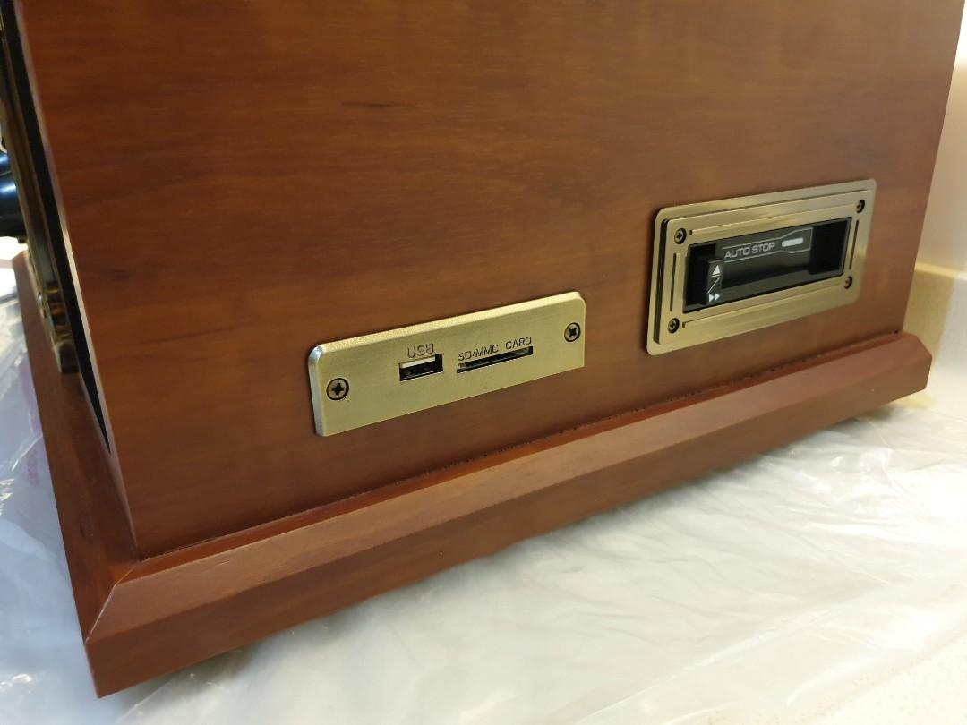 Bauhn Travel in Time Broadway Market > Retro Full Size Turntable (with