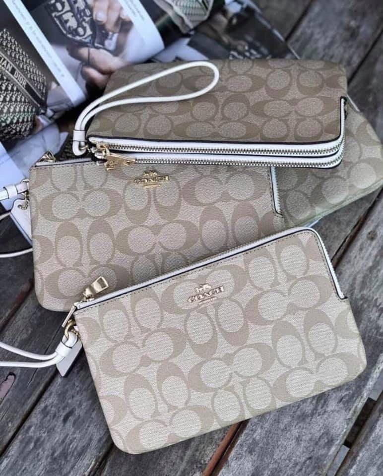 Authentic coach Pouch Wallet, Luxury, Bags & Wallets on Carousell