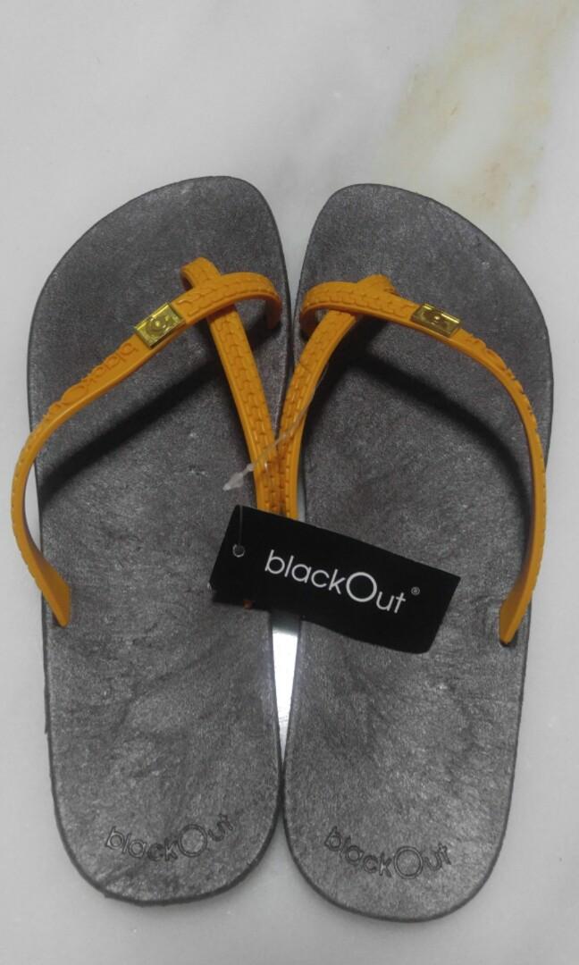 Blackout slippers Outlet
