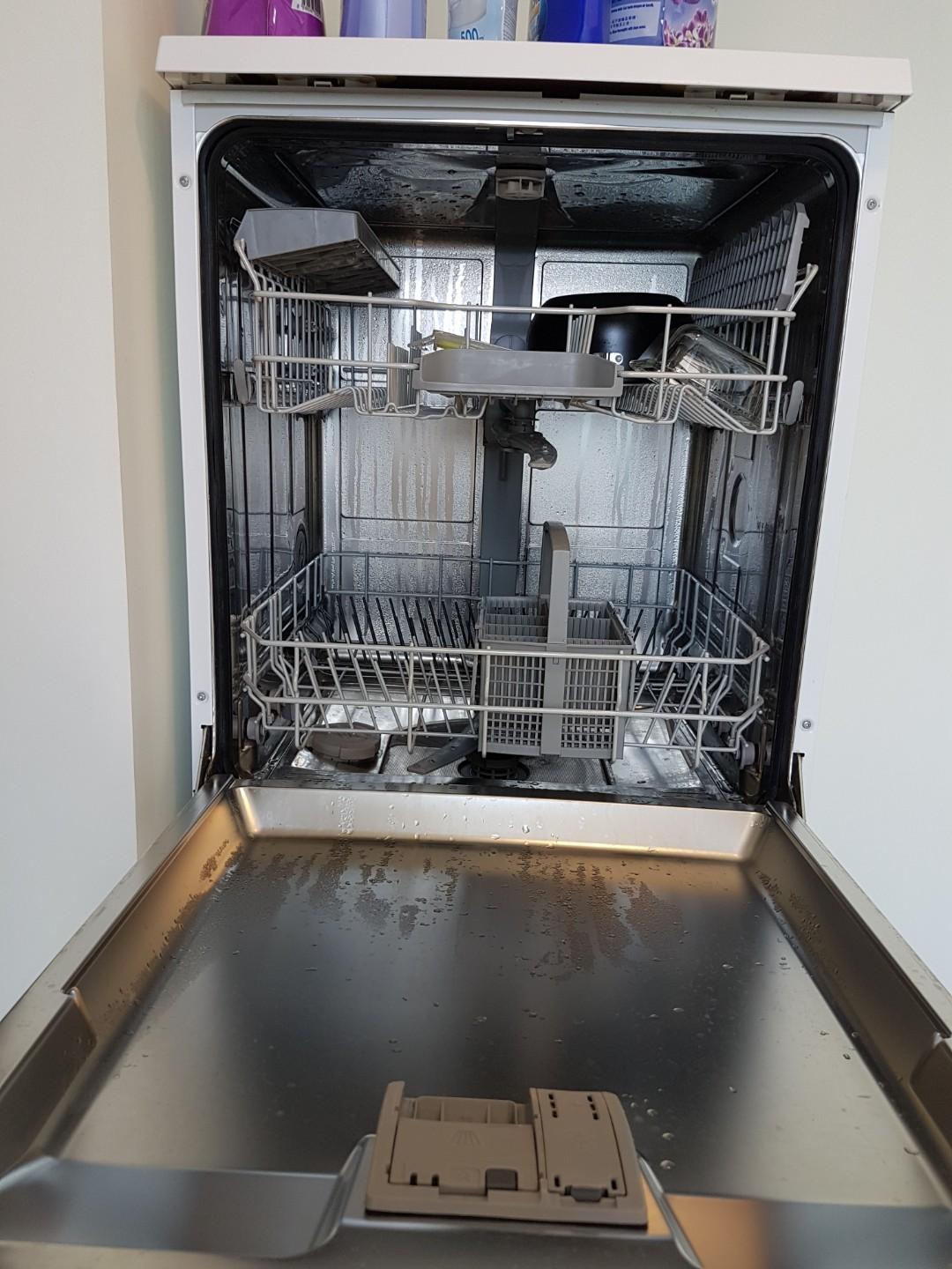 Bosch 24 Wide Top Control 48 Decibel Dishwasher With Bar