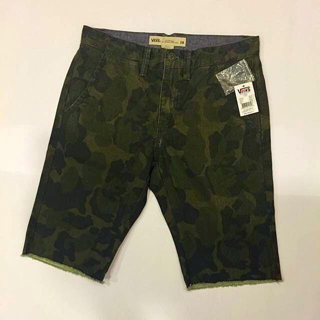 Vans discount camo shorts