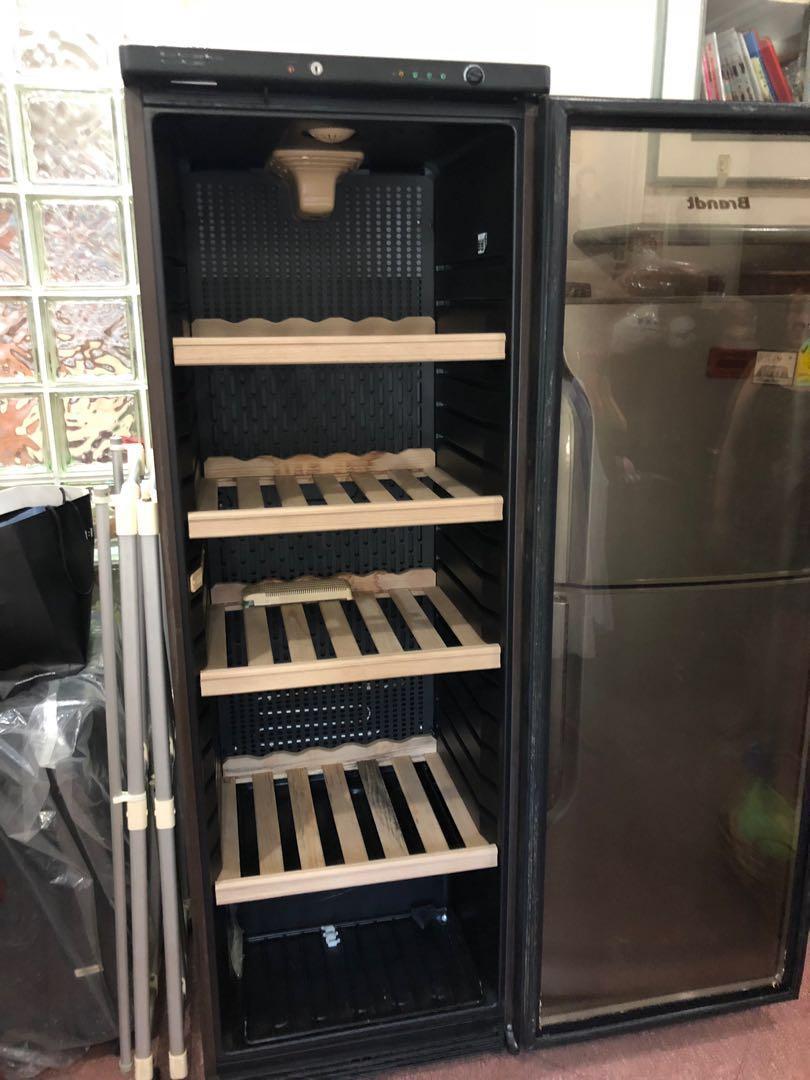 Brandt wine chiller, TV & Home Appliances, Kitchen Appliances, Wine