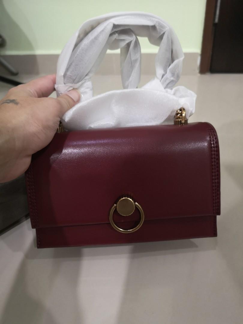 CK CHAIN STRAP PUSH LOCK SHOULDER BAG