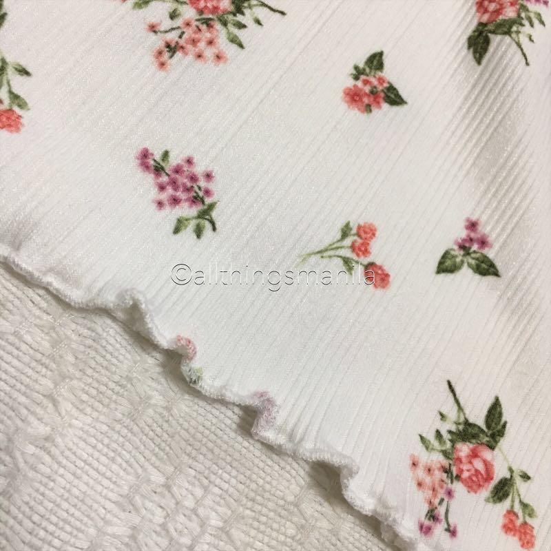 F21 Floral Self Tie Semi Crop Top (Category: Sleeveless) located in Quezon City. Submitted by allthingsmnl (Listing ID 222402429, Image 3). Description: Available in: S and M Brand new - new design ♥️ Super high quality ang fabric. DM me to see when worn photo. Final price posted. For sure buyers only. #aprilsale.