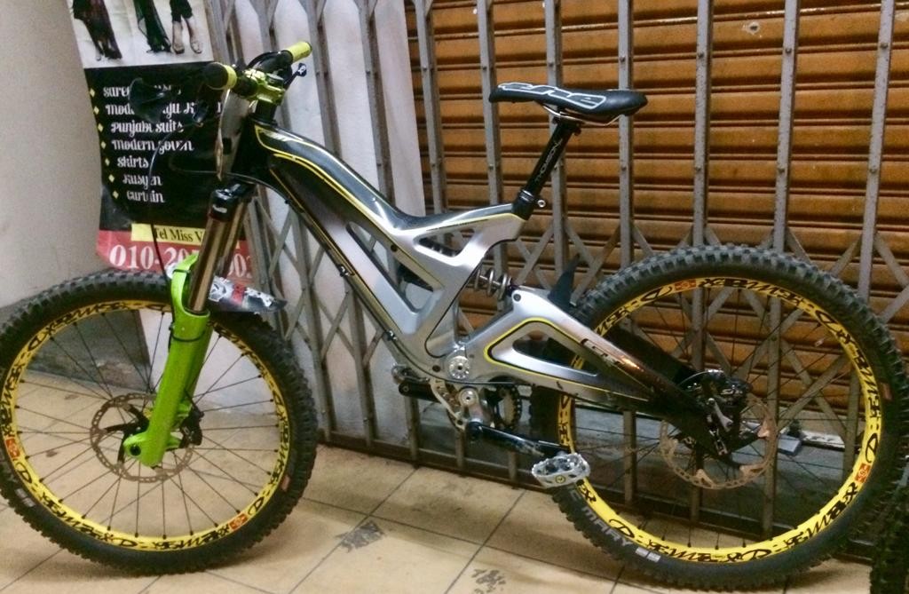 Gt fury carbon 2012 new arrivals