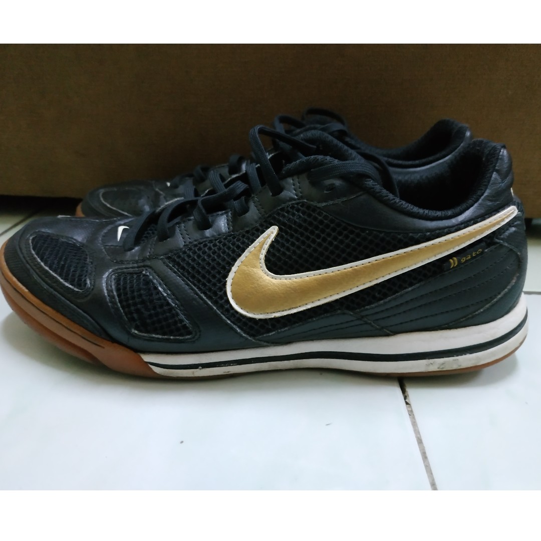Nike gato black gold discount