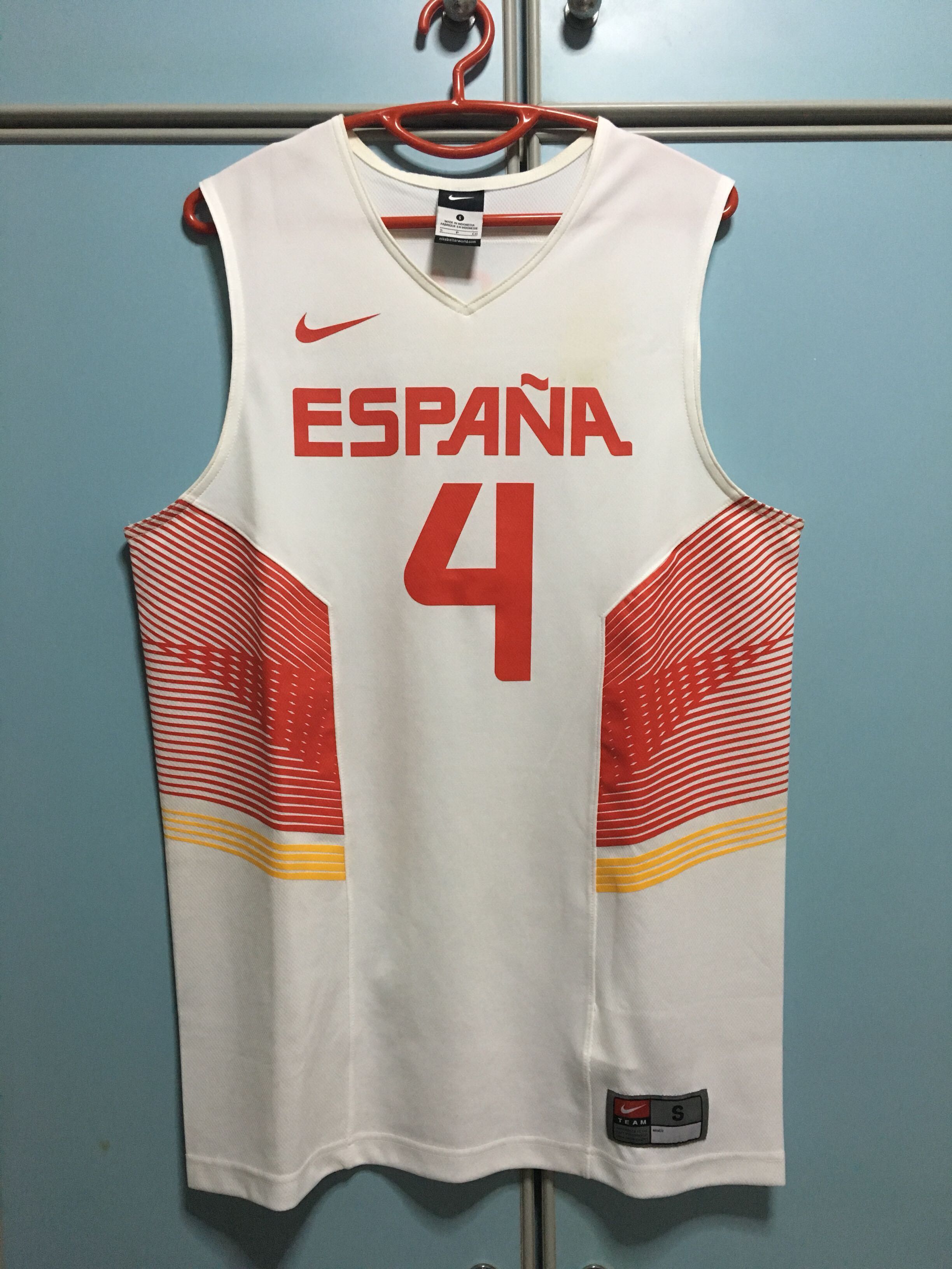 SPAIN BASKETBALL SHIRT JERSEY NIKE 606305-740 sz L MEN ESPANIA YELLOW