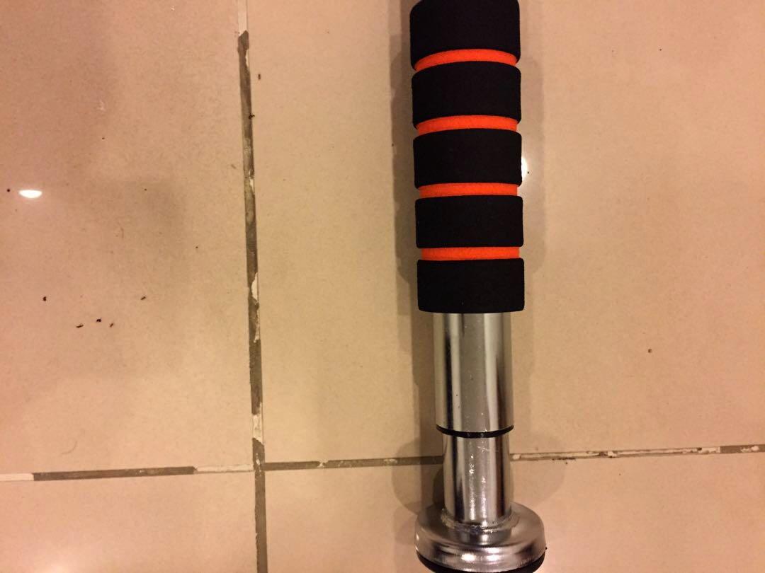 Pull Up Bar Adjustable (Category: Weights & Dumbells) located in Petaling Jaya. Submitted by pastichew (Listing ID 222559721, Image 3). Description: Barely used Condition 9/10 Screws and pads included .