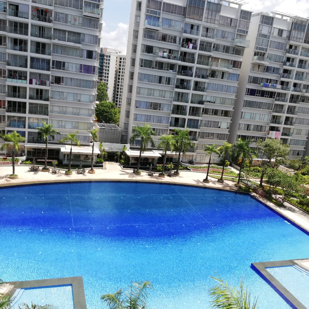 Room rent at in The Centris condo,Boon Lay MRT,Jurong West ,above