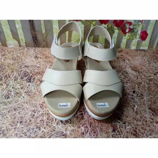 Sandal Cewek Sepatu Wanita Wedges Sepatu Sandal Boot Sneakers Sandal Gunung Sepatu Pesta Fesyen Wanita Sepatu Di Carousell