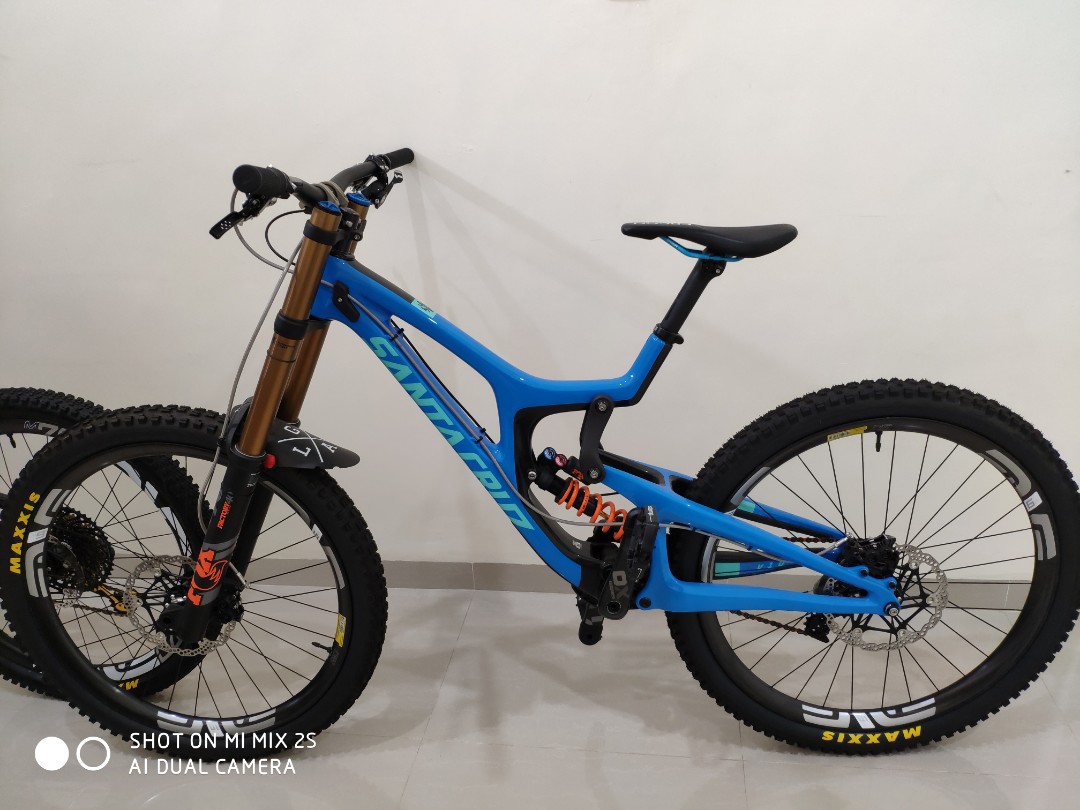 Santa cruz 2025 v10 cc price