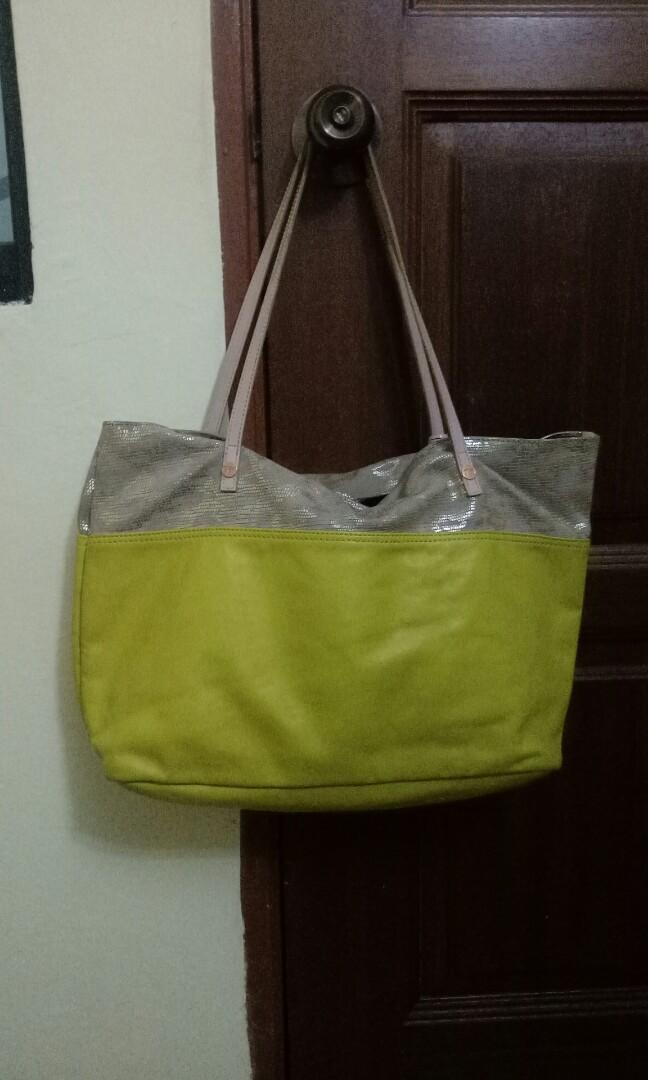 Ted Baker Aracon Small Icon Plain Bow Tote Bag.Lime Green 18cm handle drop
