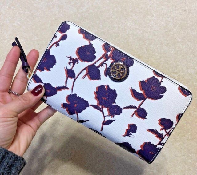 Tory Burch Kerrington Floral Wallet, Luxury, Bags & Wallets on Carousell