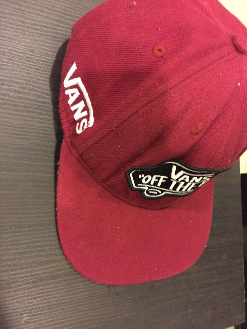 Vans SnapBack (Category: Cap & Hats) located in Petaling Jaya. Submitted by pastichew (Listing ID 222559972, Image 2). Description: .