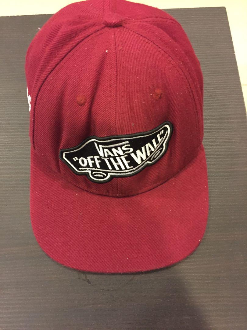 Vans SnapBack (Category: Cap & Hats) located in Petaling Jaya. Submitted by pastichew (Listing ID 222559972, Image 1). Description: .