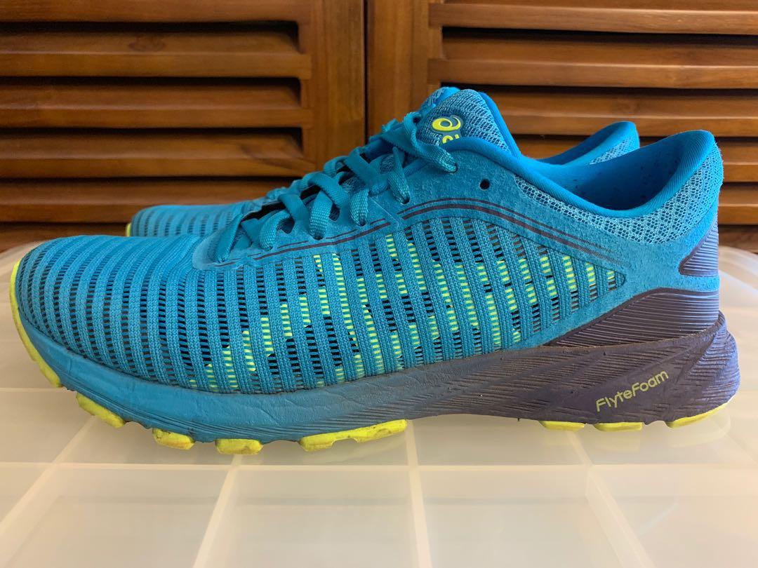 mid distance running shoes