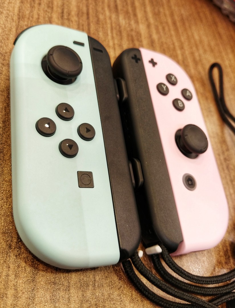 pastel green and blue joycons