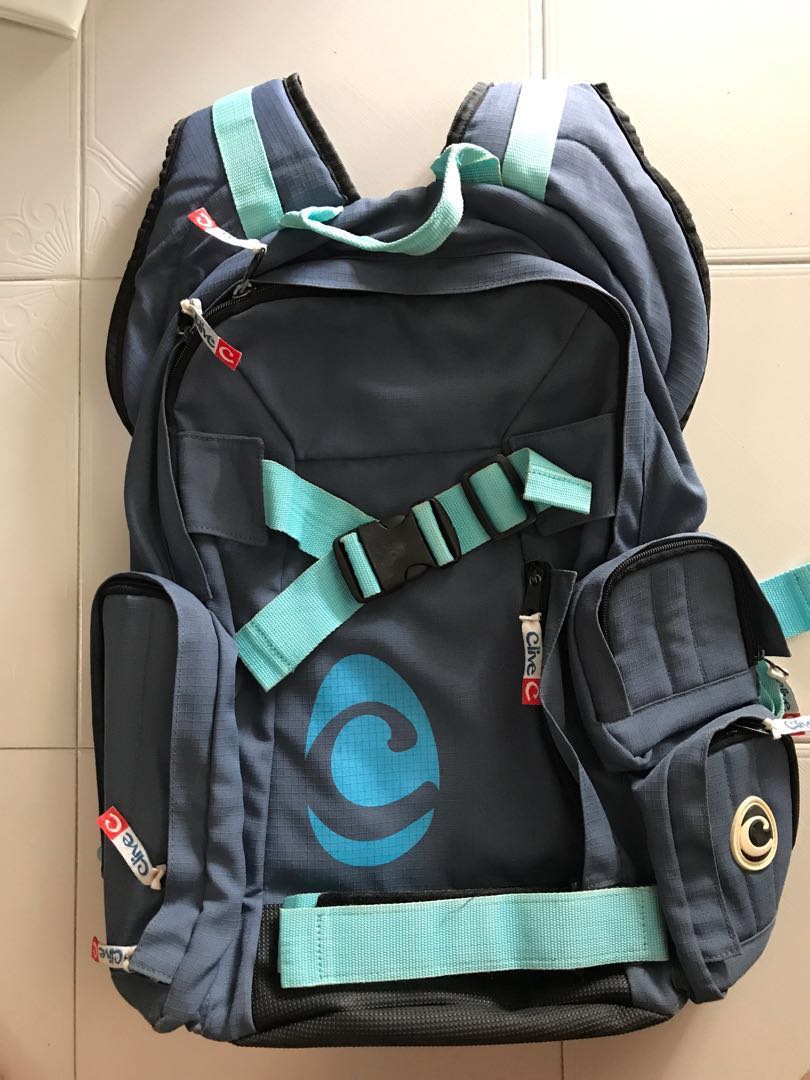 Clive shop skateboard backpack