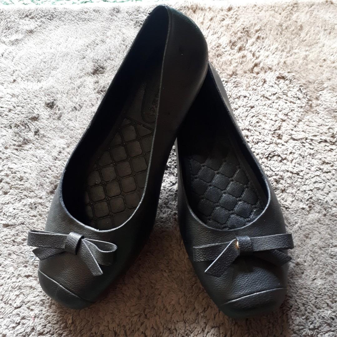 womens black jelly shoes