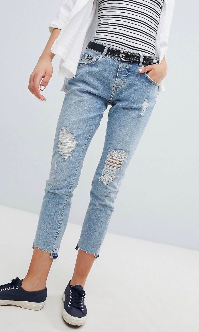 girlfriend jeans ripped