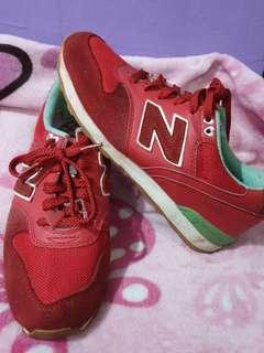 Sepatu Newbalance Merah