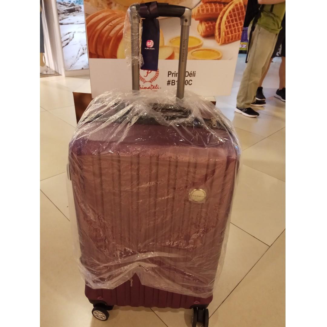New yorker luggage 24 best sale inch
