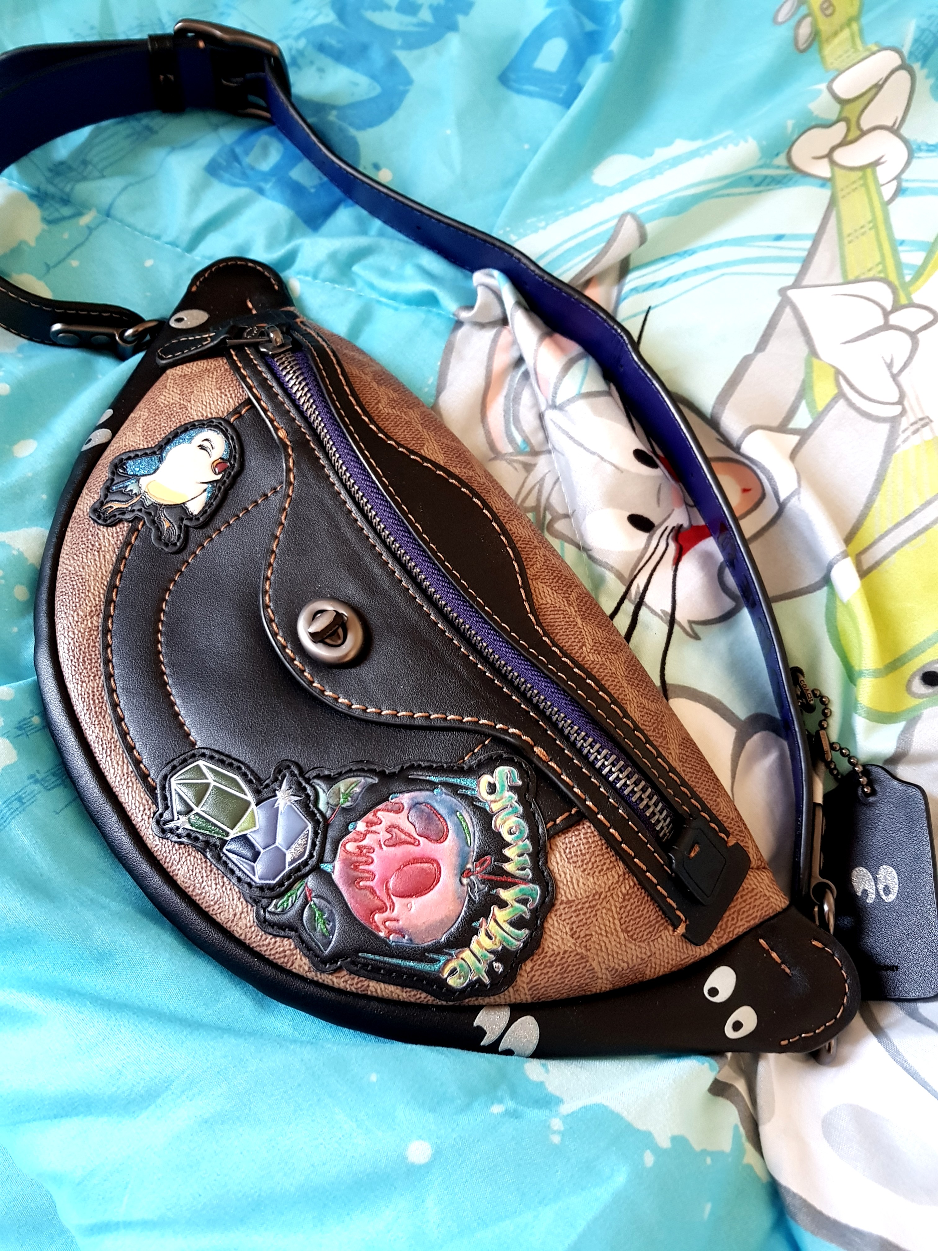 coach snow white bag