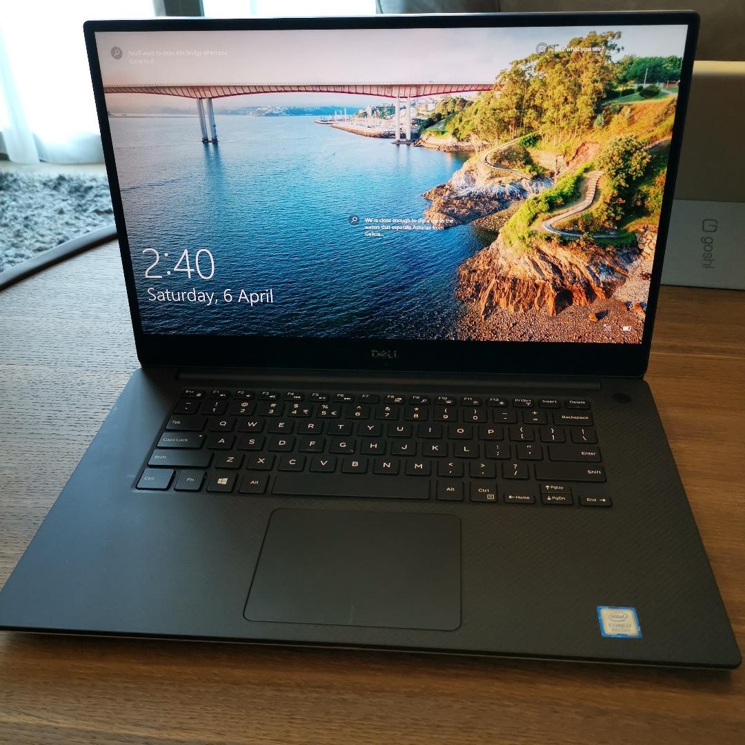 Amazon Com Dell Xps 15 9570 8th Generation Intel Core I7 8750h Processor 4k Touchscreen Display 16gb Ddr4 2666mhz Ram 512gb Ssd Nvidia Geforce Gtx 1050ti Windows 10 Home Gaming Capable Computers Accessories