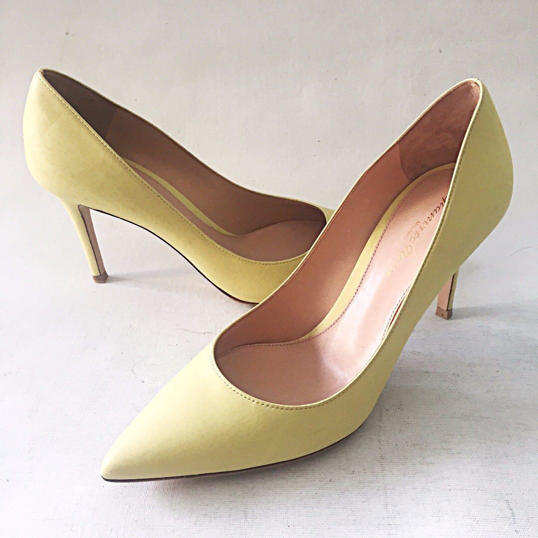 Gianvito rossi yellow pumps hot sale