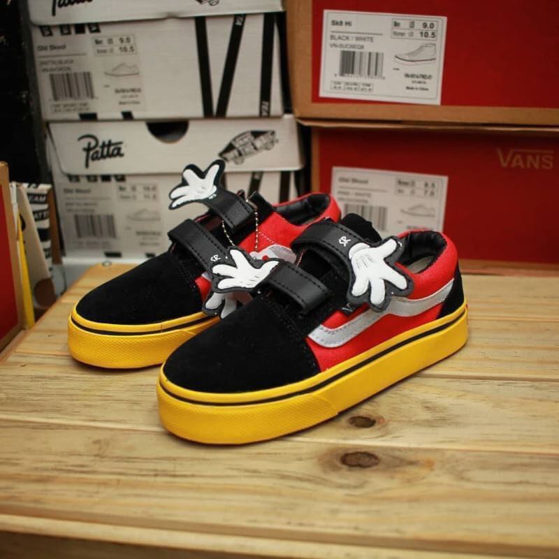 sepatu vans mickey mouse