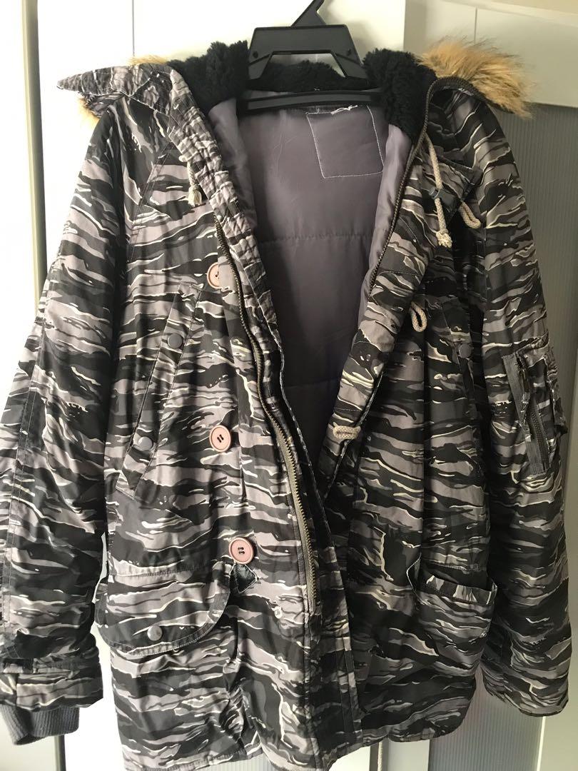 Winter Jacket (Category: Coats, Jackets and Outerwear) located in Ampang. Submitted by lollipop99 (Listing ID 222921461, Image 1). Description: .