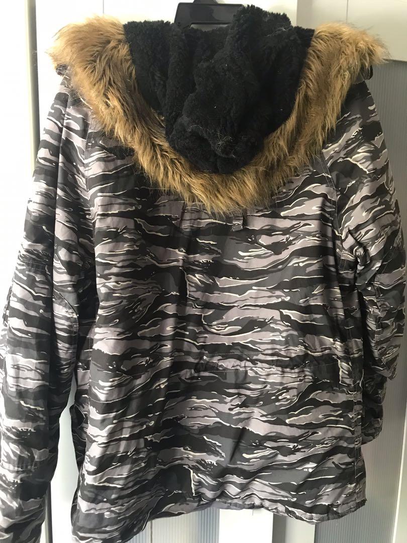 Winter Jacket (Category: Coats, Jackets and Outerwear) located in Ampang. Submitted by lollipop99 (Listing ID 222921461, Image 2). Description: .