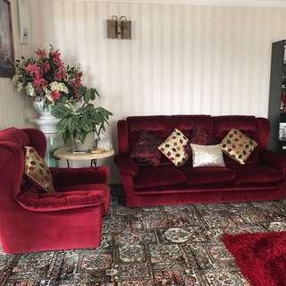 Valvet red sofa set