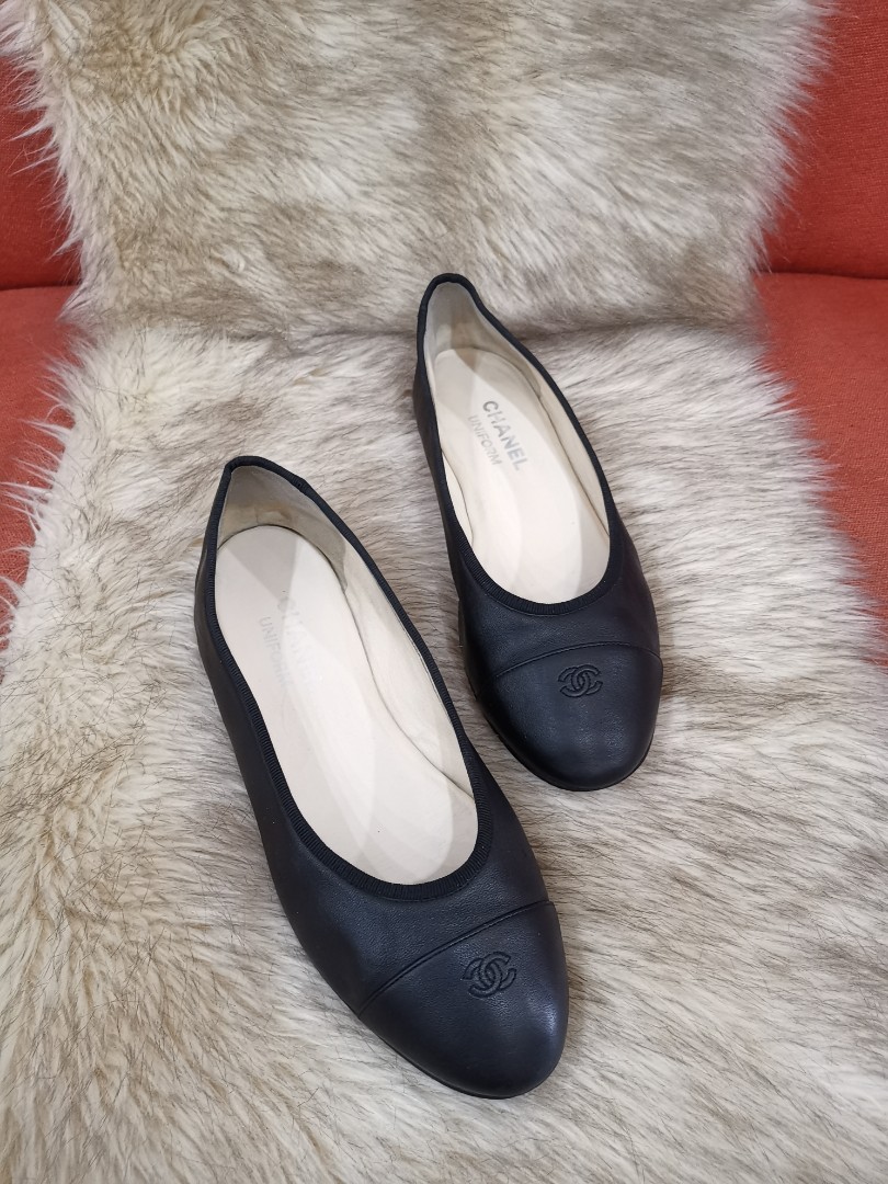 Authentic Chanel Uniform CC Logo Black Leather Lambskin Ballerina Flats  size 38 also fits 37, Women's Fashion, Footwear, Flats & Sandals on  Carousell