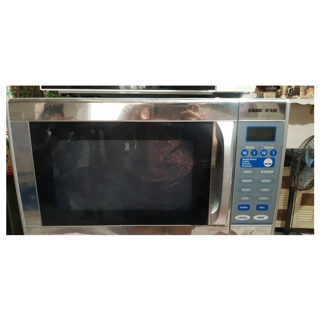 https://media.karousell.com/media/photos/products/2019/04/07/black_and_decker_microwave_oven_mx30pg_1554577671_df26d3d20_progressive