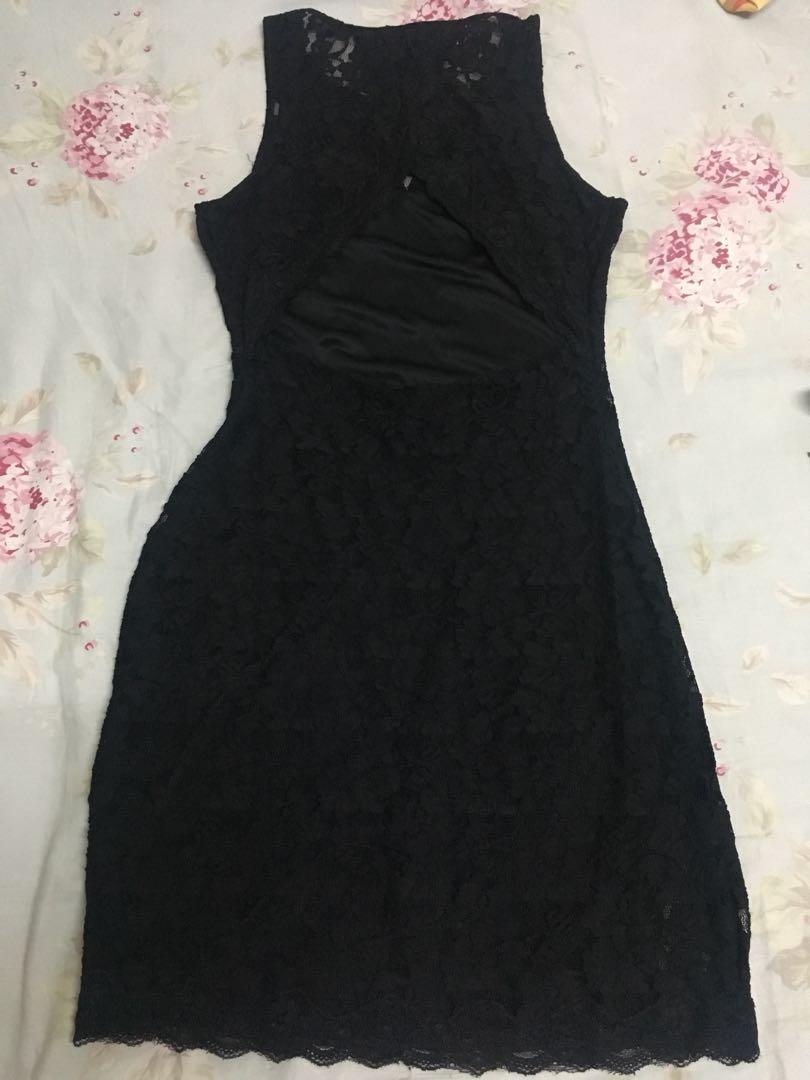 Black backless lace cocktail dress (Category: Evening dresses & gowns) located in Quezon City. Submitted by trache16 (Listing ID 223113644, Image 3). Description: Backless Black Lace cocktail dress. Used once for prenup..
