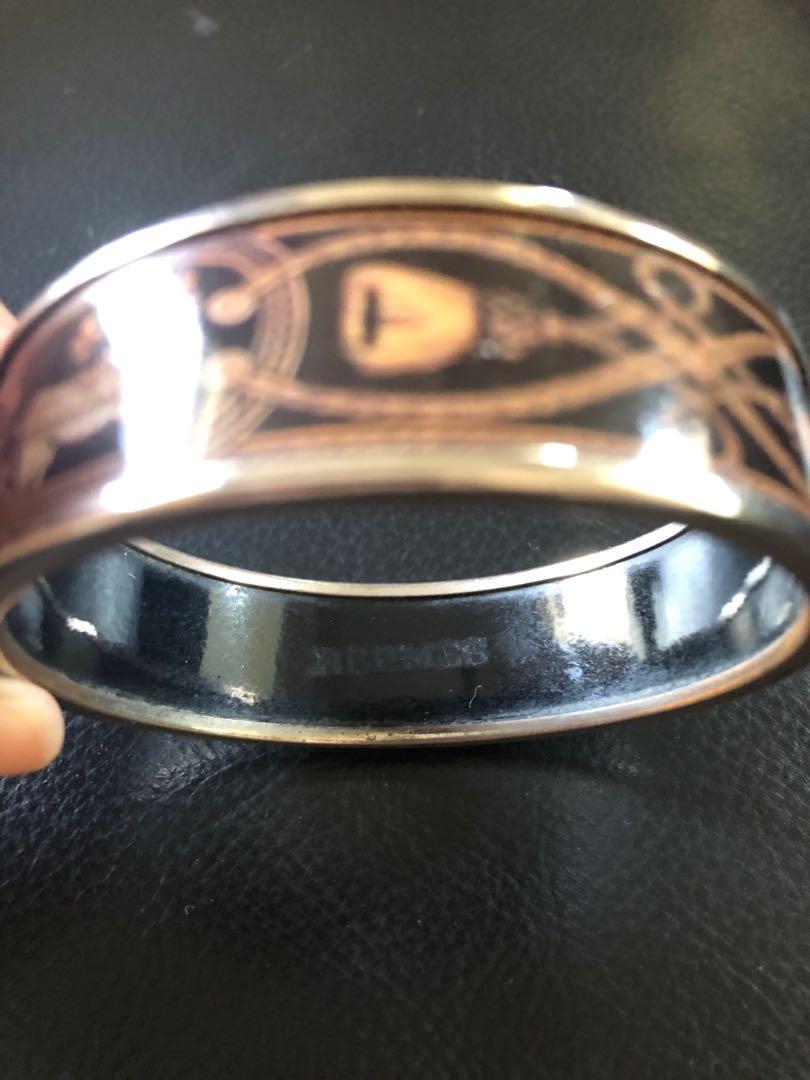 Hermes bangle (Category: Luxury Accessories) located in Makati City. Submitted by travelbag (Listing ID 223036195, Image 2). Description: Authentic Hermes Horse bangle- no box but guaranteed- decluttering accessories .
