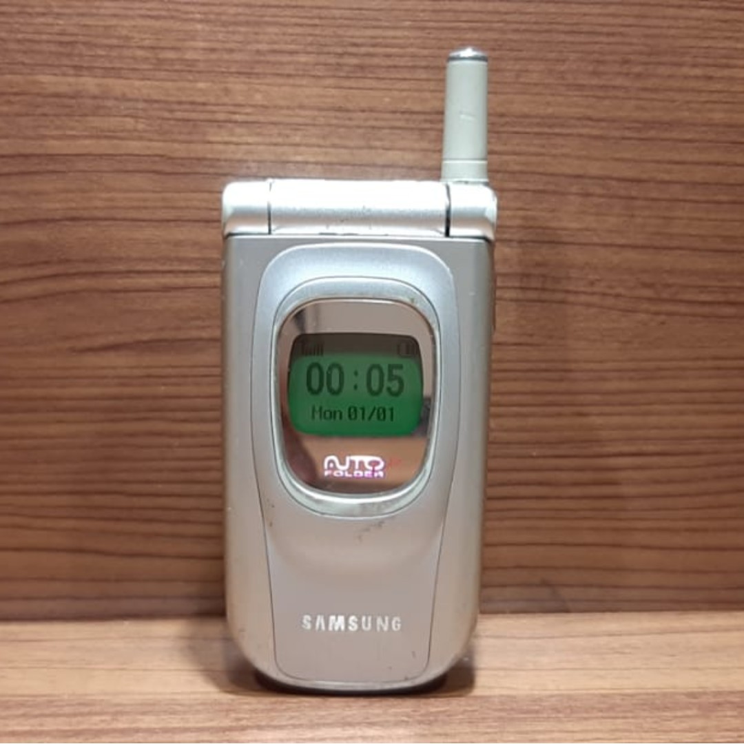 Hp Samsung T200 Flip Lipat Otomatis Berfungsi Normal Handphone Langka Not Sgh 600 Or N100 Or Telepon Seluler Tablet Lainnya Di Carousell