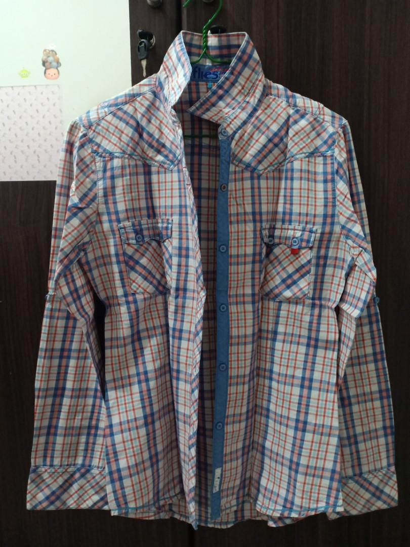 Kemeja Kotak Kotak Wanita Fesyen Wanita Pakaian Wanita Atasan Di Carousell