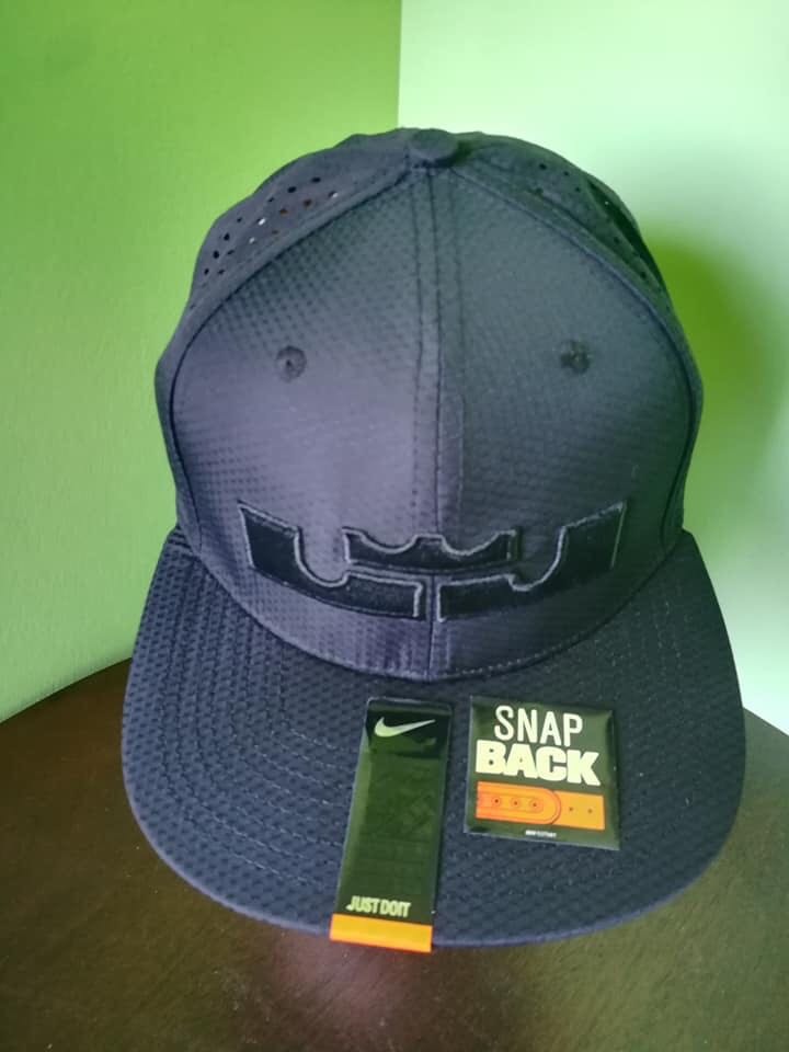 lebron james snapback