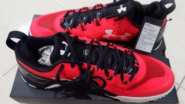 Under Armour Charged Ultimate TR Low Fesyen Pria Sepatu
