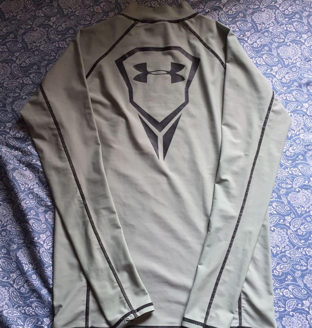 Under Armour Rash guard (Category: Activewear) located in Quezon City. Submitted by chinitoman (Listing ID 223056201, Image 2). Description: Selling this Medium Gray Under Armour Rash Guard Used only twice PM is the key.