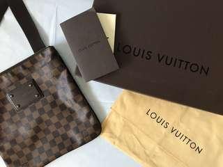 Louis Vuitton Messenger Bag in Damier Ebene - Pristine Cond.