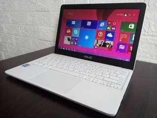 Asus White 12.5inch/windows8