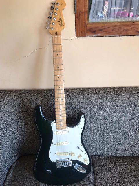 • Fender Stratocaster ST 650 SPL