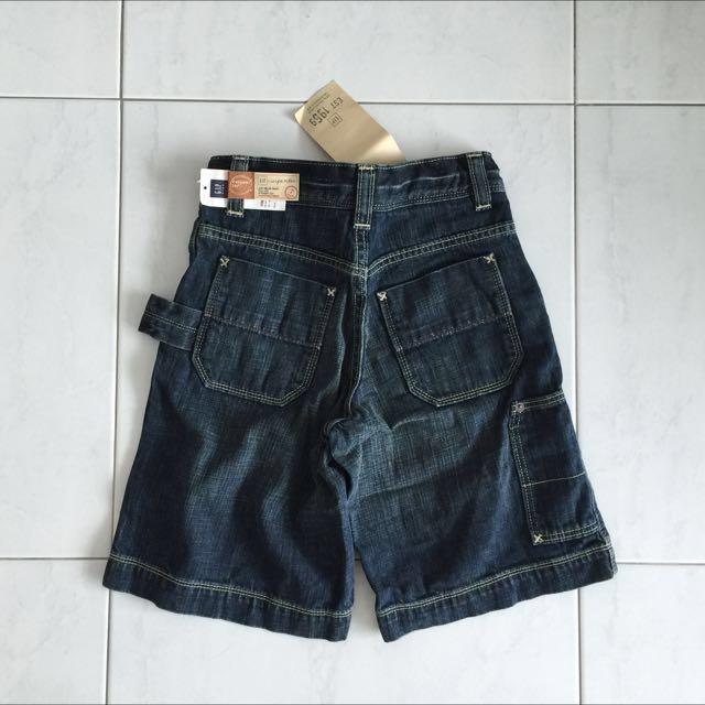 does old navy sell levis