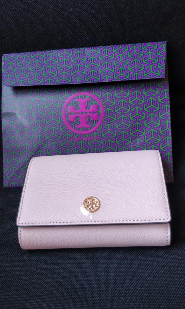Brand new Tory Burch floral pink wallet, Luxury, Bags & Wallets on Carousell